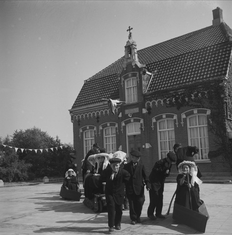 Openluchtspel in Vinkel, 15 augustus 1955 (foto: Fotopersbureau Het Zuiden, collectie BHIC 1657-000189)