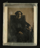 Thumbnail af Junge Dame, im Lehnstuhl sitzend, um 1850.