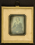Thumbnail af Portrait of unidentified woman