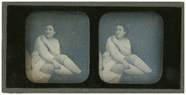 Thumbnail preview of Jeune femme assise sur un lit