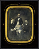 Thumbnail af Groupe familial : couple et deux enfants