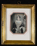 Forhåndsvisning av Portrait of a woman, half figure, seated with…