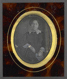 Miniaturansicht Vorschau von Portrait de jeune femme, au col et manches en…