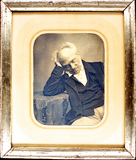 Thumbnail preview van Kniestück von Arthur Schopenhauer am Tisch si…