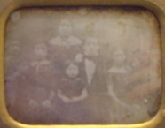 Thumbnail af Daguerreotypi med gruppemotiv. På daguerreoty…