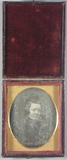 Prévisualisation de Head and shoulders portrait of a man. Image n… imagettes