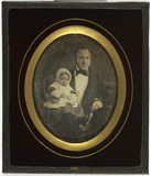 Thumbnail preview van Portrait of a man with a little girl (baby) o…