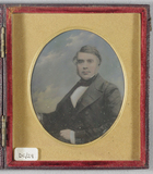 Esikatselunkuvan Half length portrait of a seated man, facing … näyttö