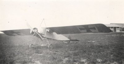 Fokker A (M.8) A20/16, WNr. 97, op Soesterberg. Geïnterneerd 8 sept.1916 te Roosteren. Later reg. LA34.