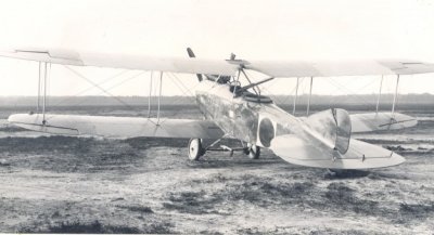 Geïnterneerde Albatros C.X, ex 5992/16 met oranje bol.