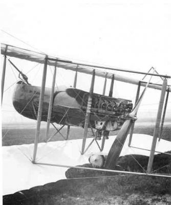 Farman F.40, geïnterneerd 10 november 1916. Registratie LA37 nog niet aangebracht. Romp links, achter de vleugel.