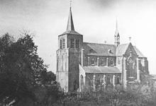 <p>Oude RK. Kerk aan de Torenbogt  omstreeks 1900.</p>