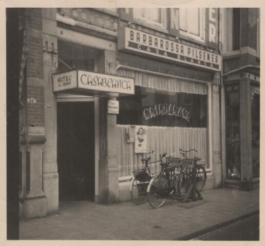 Herhaald Konijn Wild Gelkingestraat 56 : café-hotel Casablanca : met lichtreclame en fietsenrek  Barbarossa pilsener -