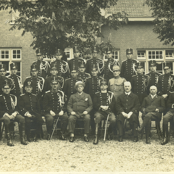 Commandant depot Koninklijke Marechaussee. Apeldoorn 1928