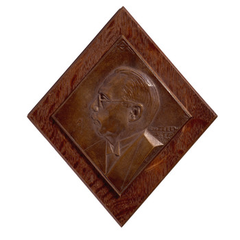 Bronzen plaquette met afbeelding van G. de Zeeuw, gemeentearchtitect, AE.T. 72