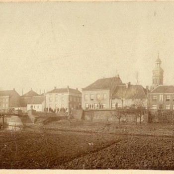 Gezicht op de stad Buren, 1900