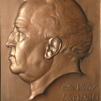Plaquette uit metaal gestampt, voorstellende een portret van Abraham Kuijper, 1921,  werktitel