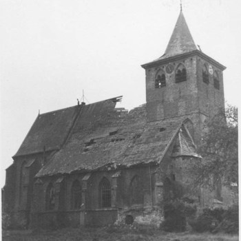 N.H. Kerk te Westervoort, zwaar beschadigd tijdens de oorlog in 1945.   WOII,wo