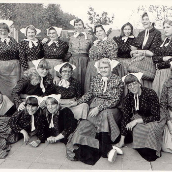 Fietsvierdaagse 1980 - Dansgroep uit Barneveld