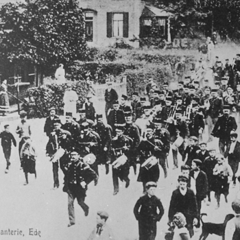 Intocht van het Edese garnizoen in 1905