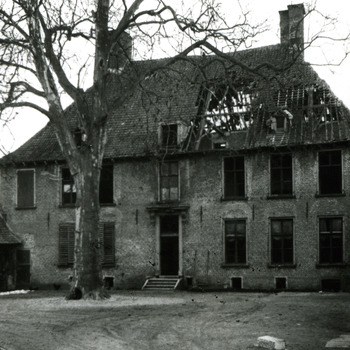 Zwart-wit foto van Huis Aerdt in Herwen ca. 1940-1945