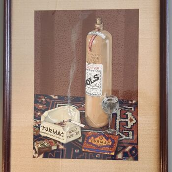 Stilleven op papier en geschilderd met verf in lijst van hout voorstellende objecten op een tafel door Piet Roose 1944