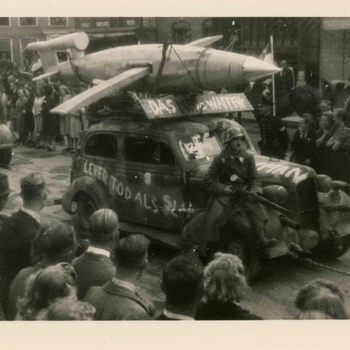 Foto, voorstellende een bevrijdingsfeest te Culemborg, 5 mei 1946