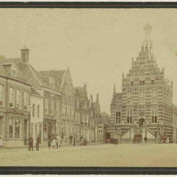 Foto, voorstellende de Markt en stadhuis te Culemborg, eind 19e eeuw