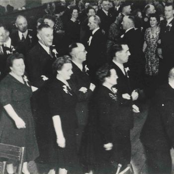 Foto, voorstellende jubileum sigarenfabriek "Dejaco" te Culemborg, 1946