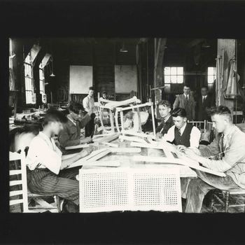 Foto, voorstellende meubelfabriek Palumbus, Beusichemsedijk te Culemborg, circa 1930