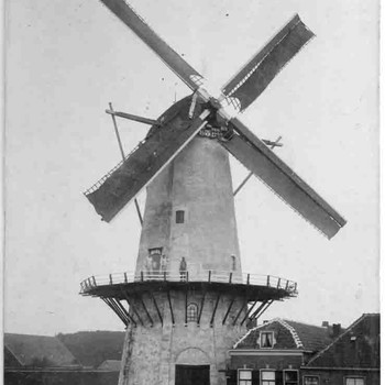 Foto, voorstellende molen de Koornvriend, Kleine Buitenom te Culemborg, circa 1905