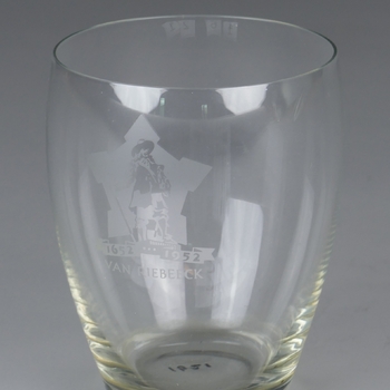 glas met geëtste voorstelling van Van Riebeeck, 1952