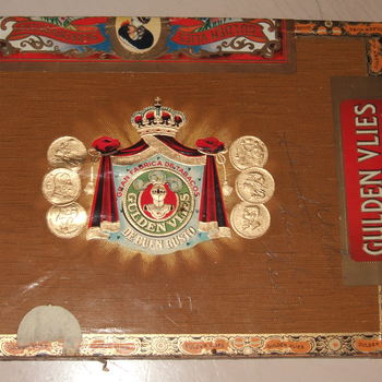 Sigarenkist van hout vervaardigd voor Guldenvlies sigarenfabriek te Helmond, 1950-1970