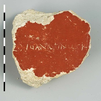 Fragment van een muurschildering uit de Romeinse tijd, met een graffito in Grieks