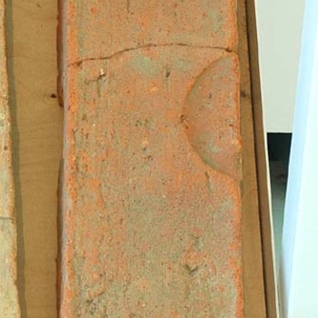 Baksteen van bouwkeramiek uit de Romeinse tijd