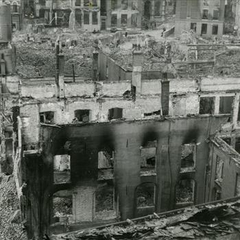 Nijmegen na bombardement, 22 februari 1944