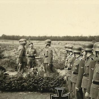 begrafenis Duitse soldaat, op begraafplaats