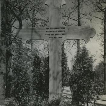 Houten kruis; Militaire Begraafplaats, Grebbe, Rhenen