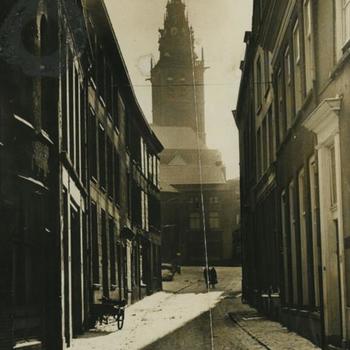 Nijmegen, Priemstraat en toren St. Stevenskerk