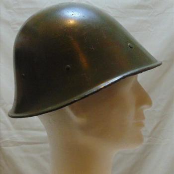 Nederlandse helm model 1927 ( Rode Kruis )