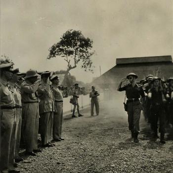 Indië na WO 2: begraafplaats, Generaal Spoor en Dhr. van Mook
