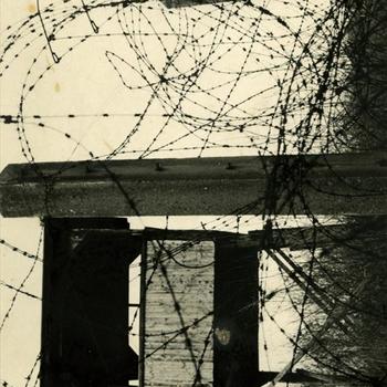 wachttoren concentratiekamp Amersfoort door prikkeldraad