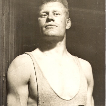 Persfoto Olympische Zomerspelen 1928 Amsterdam, 1315 vrij worstelen - zwaargewicht - Richthoff Zweden Olympisch kampioen, Algemeen Fotobureau (Ltd.) Amsterdam 1928