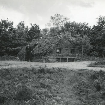 Plaggenhut in openluchtmuseum Schoonoord, 1954