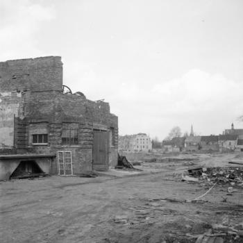 Gezicht op de verwoeste stad Arnhem, 1947