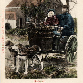 Vrouw en man op een hondenkar, Vlaams-Brabant, 1896-1905
