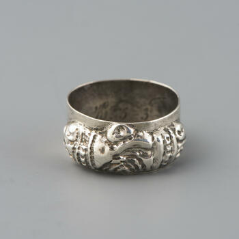 Zilveren ring, 'handjes-samen', Marken, 1901