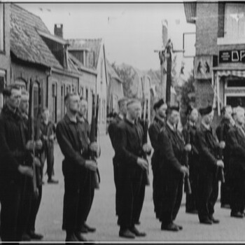 Aalten, 1945, Nederlandse Binnenlandse Strijdkrachten op het Damplein