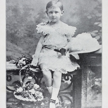 Kinderportret van Prinses Wilhelmina van Oranje-Nassau