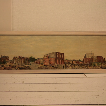 Schilderij, ingelijst, waarop afgebeeld De  verwoeste binnenstad van Doetinchem.